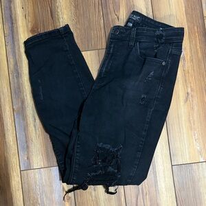 Judy Blue-Black Distressed Boyfriend Fit Jeans